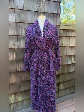 Diamond Tea midi robe fuzzy loops fabric purple pink lined pockets sz S/M.